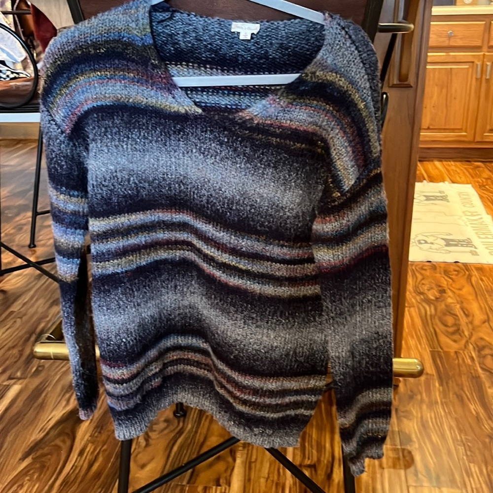 These Three Boutique super soft hem and thread sweater size S